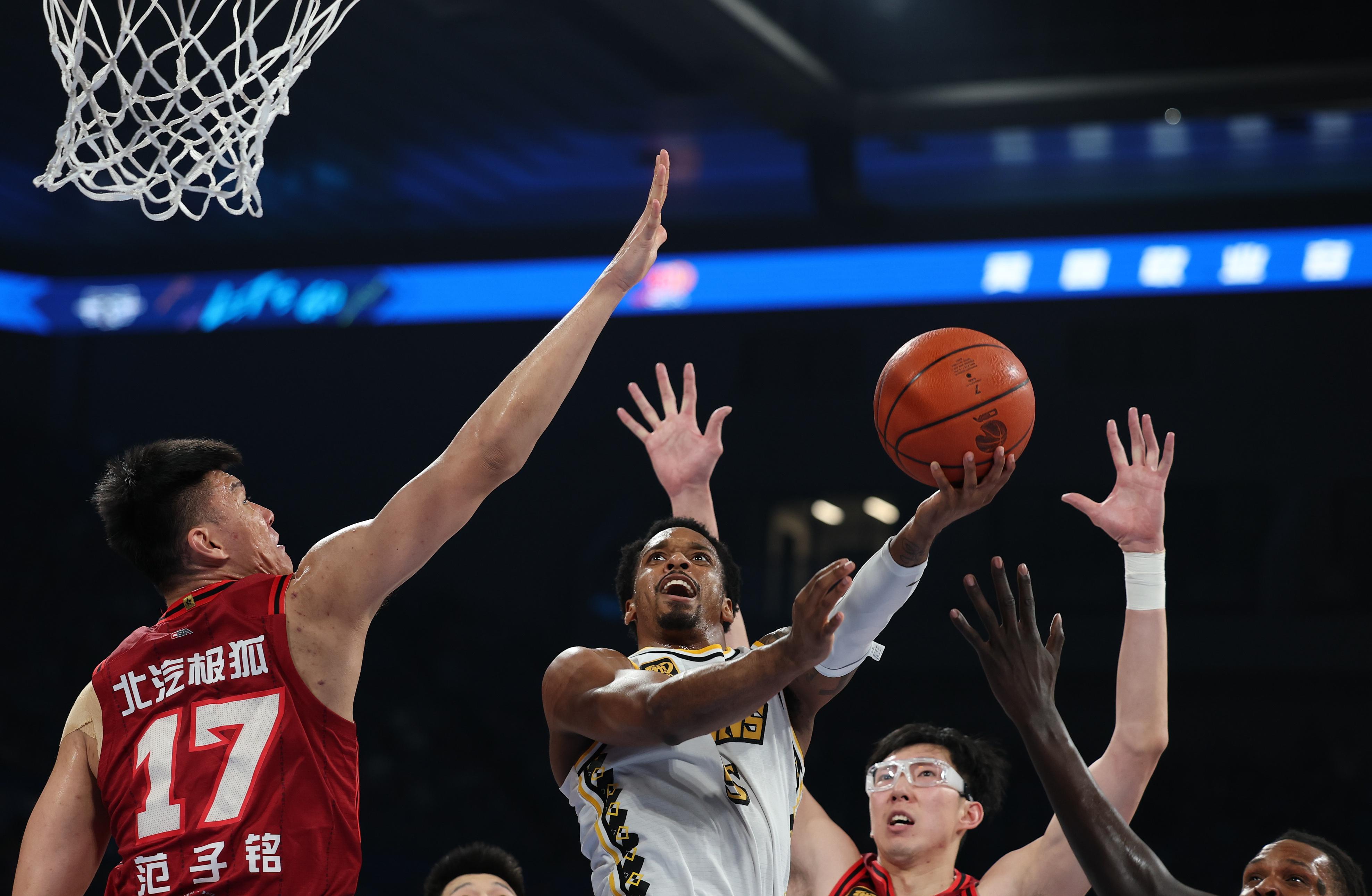 辽宁本钢绝杀压哨备战欧篮联今夜巴塞罗那备战NBA季后赛，网友：深圳男篮清晨官宣签约的简单介绍开云体育登录